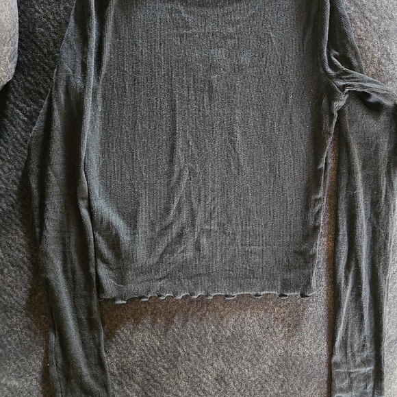 Hollister Crop Top - Picture 3 of 3